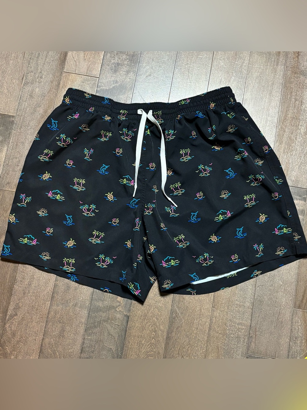 Chubbies The Beach Essentials Classic 5.5" Mens Swim Trunks Black UPF 50+ XXL LN